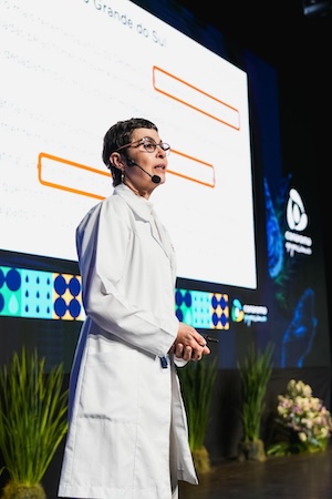 DRA. ADRIANA NUNES