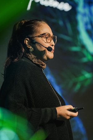 DRA. VIVIANE BARÃO